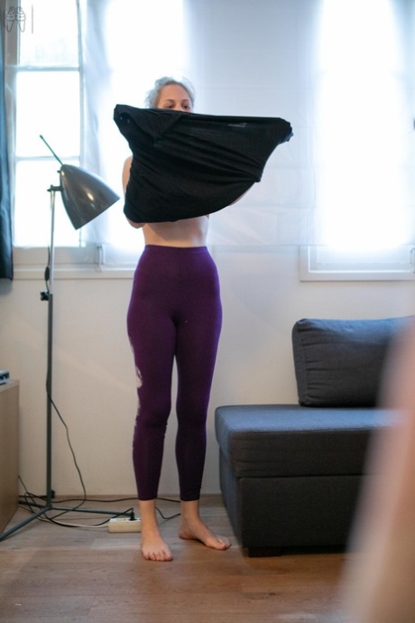 Rose Kisses top star photos